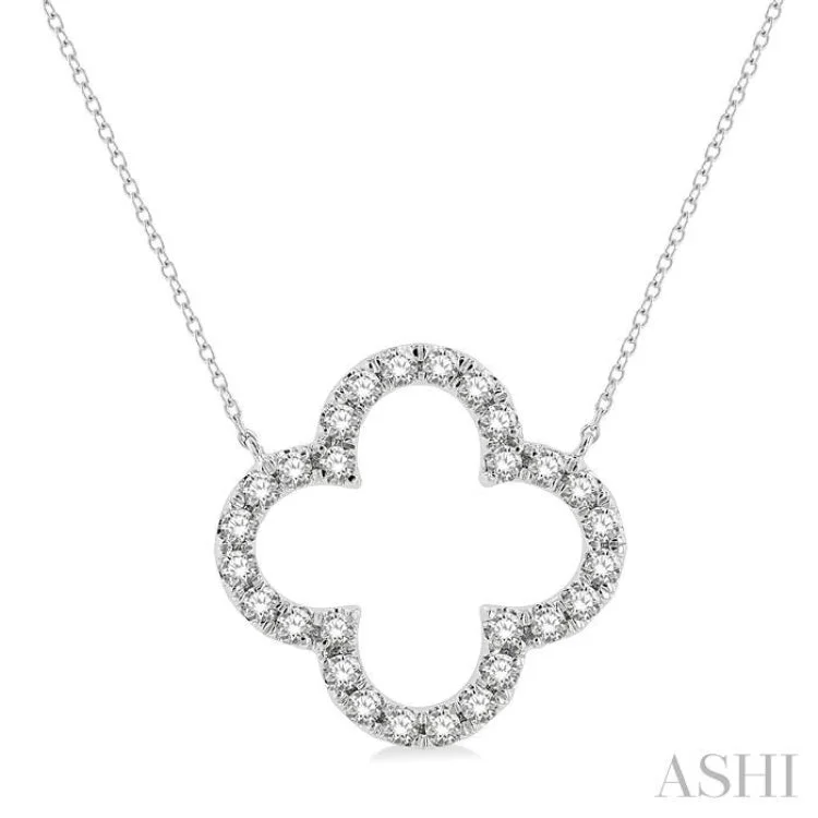 3/4 Ctw Clover Round Cut Diamond Pendant in 14K White Gold