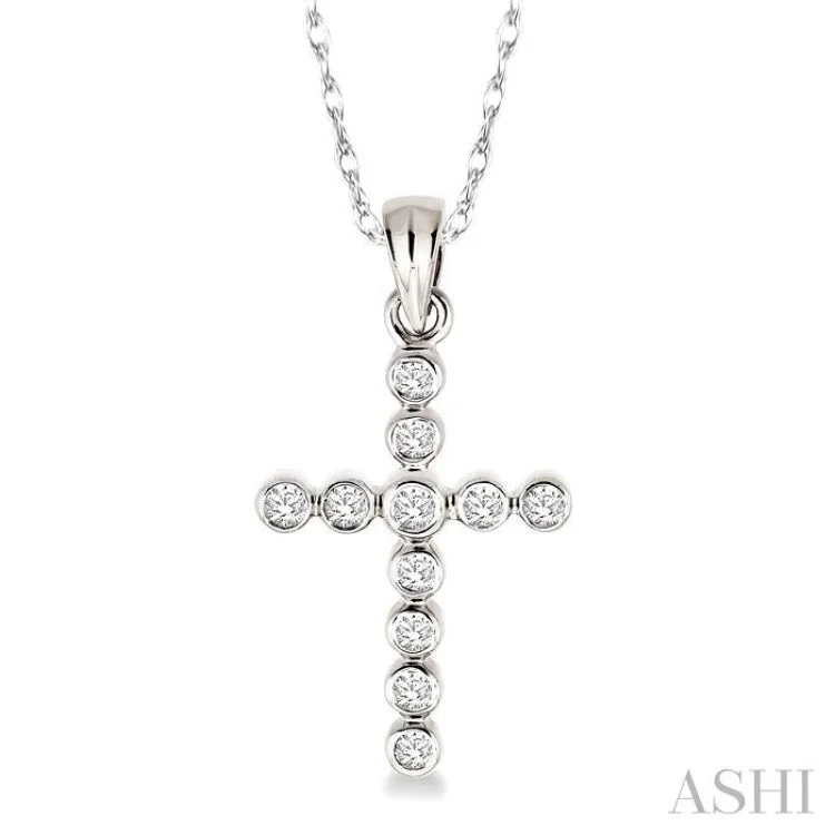 1/4 Ctw Round Cut Diamond Cross Pendant in 14K White Gold with Chain