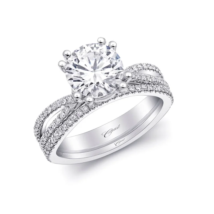 14 KT Engagement ring in White Gold