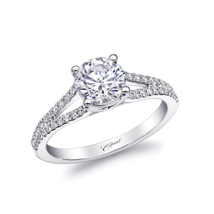 14 KT Engagement ring in White Gold