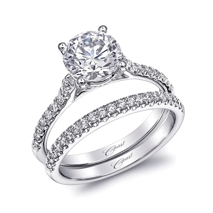 14 KT Engagement ring in White Gold