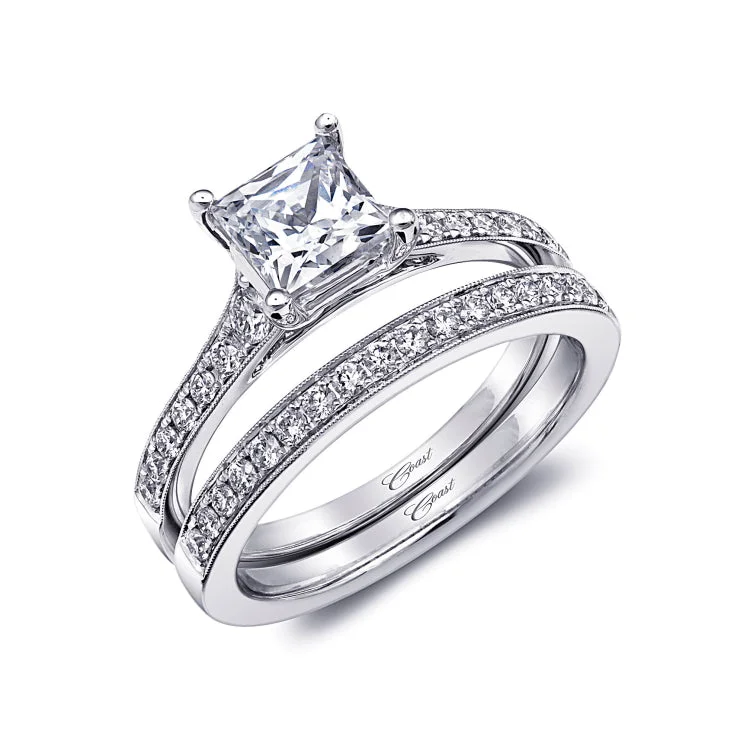 14 KT Engagement ring in White Gold