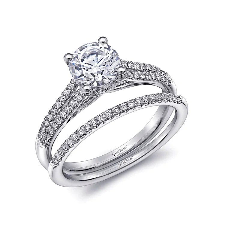 14 KT Engagement ring in White Gold