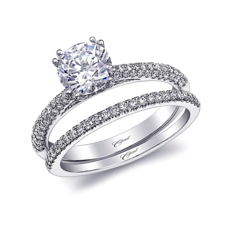 14 KT Engagement ring in White Gold