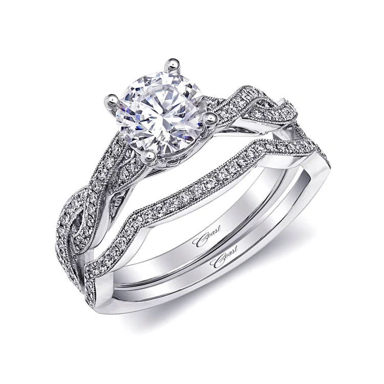 14 KT Engagement ring in White Gold