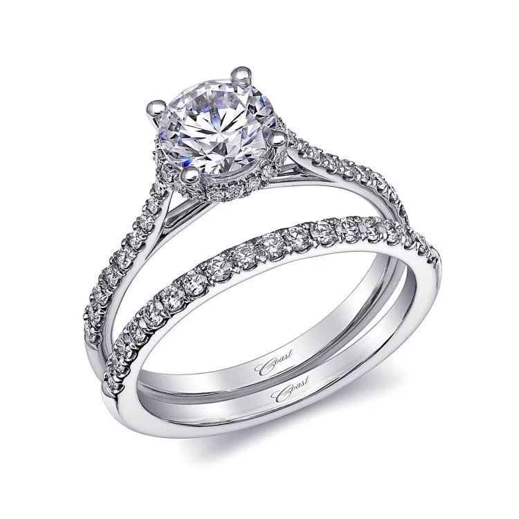 14 KT Engagement ring in White Gold