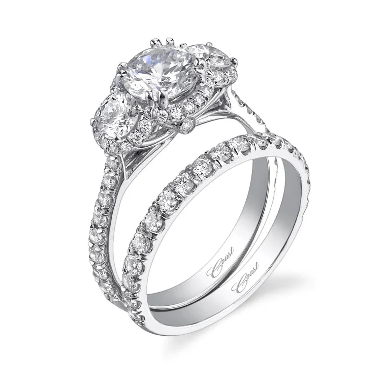 14 KT Engagement ring in White Gold