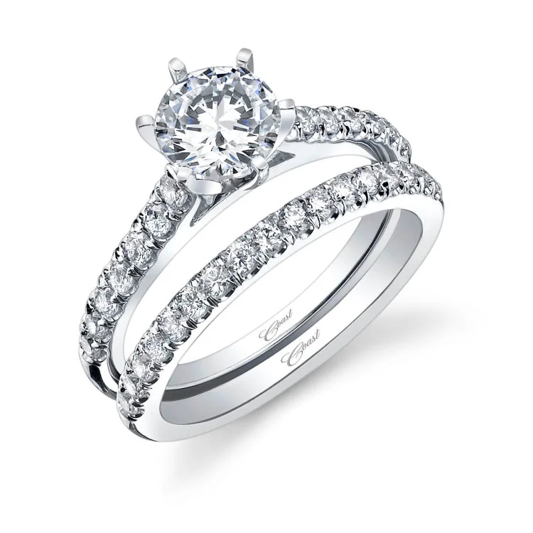 14 KT Engagement ring in White Gold