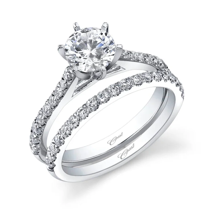 14 KT Engagement ring in White Gold