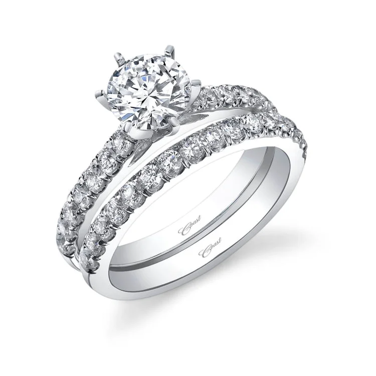 14 KT Engagement ring in White Gold