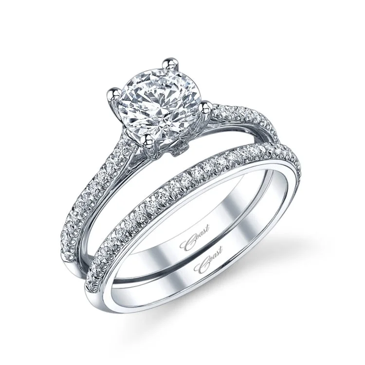 14 KT Engagement ring in White Gold