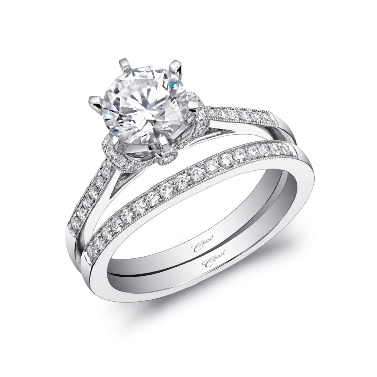 14 KT Engagement ring in White Gold