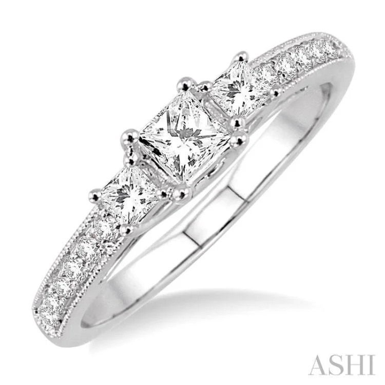 1/2 Ctw Diamond Engagement Ring with 1/4 Ct Princess Cut Center Stone in 14K White Gold