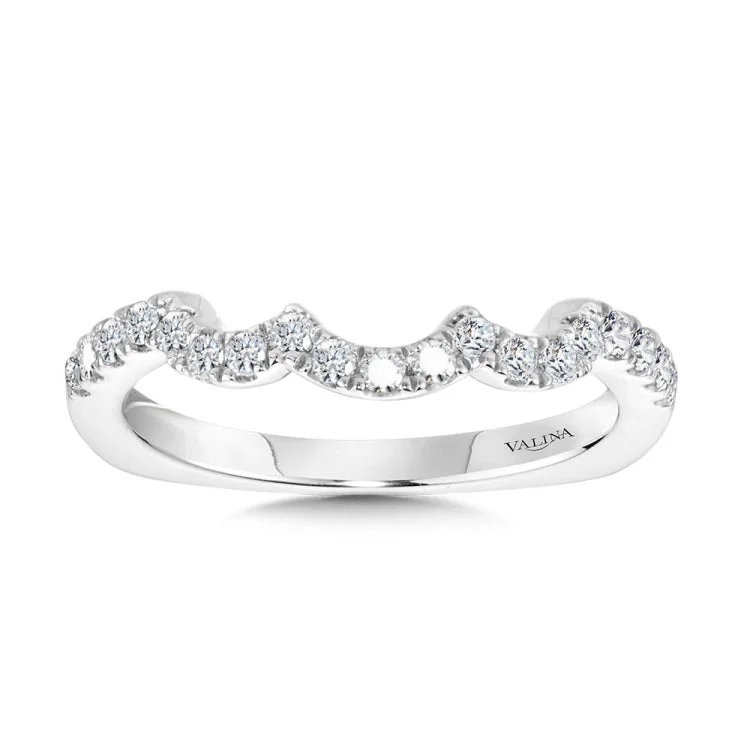 This true-fit matching wedding band is as perfect of a match for its engagement ring as you are for the one you love.