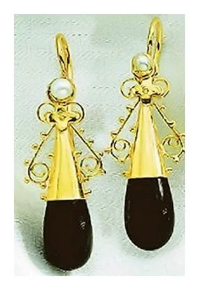 Salome Onyx Screw Back Earrings