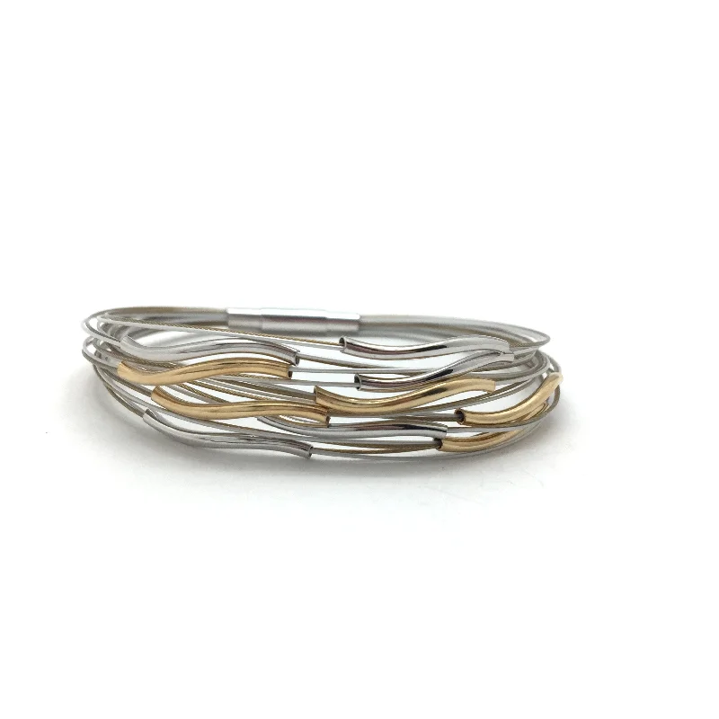 Thin Wavy Bracelet